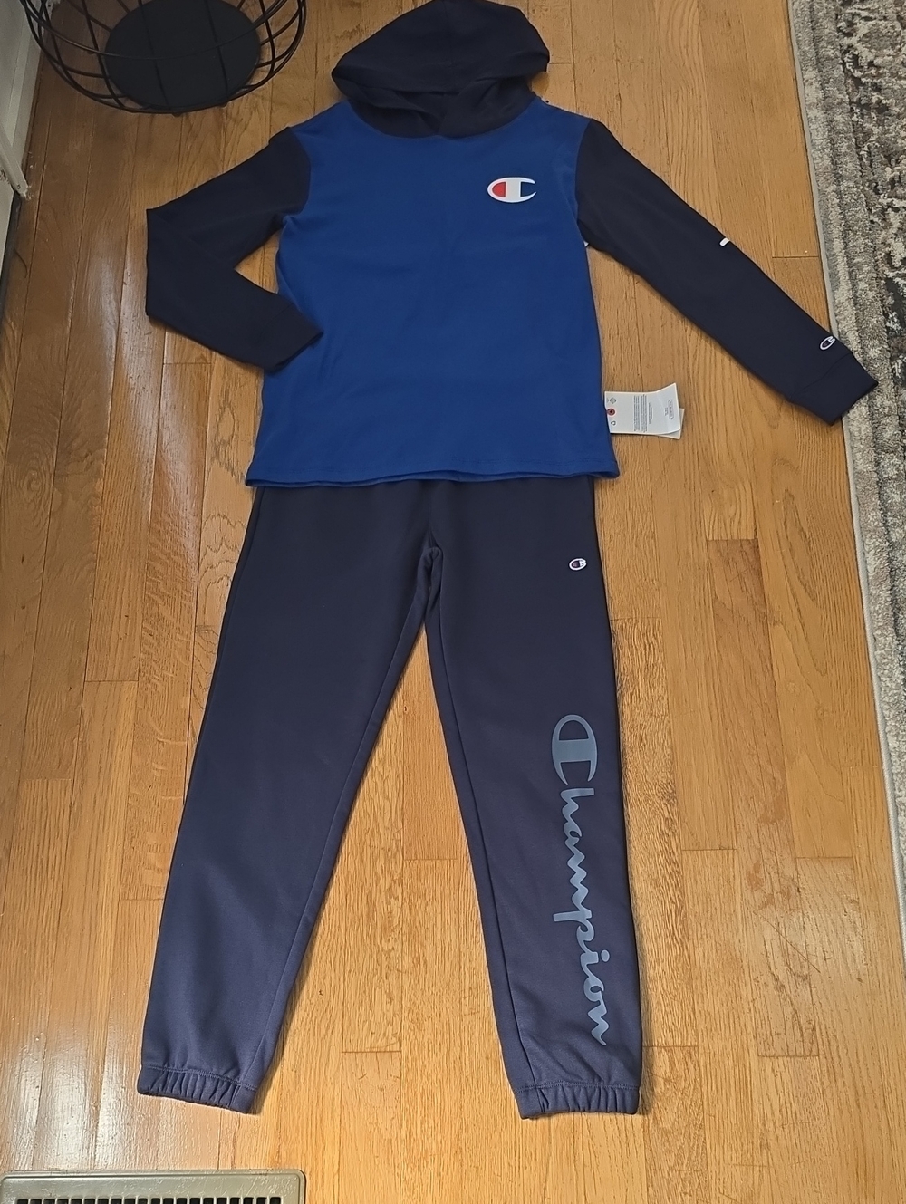 CHAMPION SIGNATURE BOYS BLUE LONG SLEEVES HOODED TEE-SHIRT & JOGGERS SIZE MEDIUM